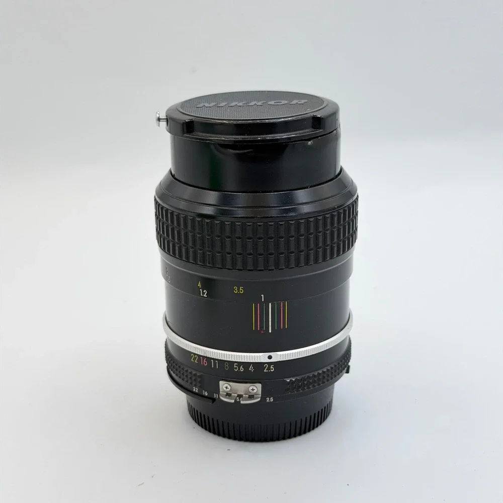 Nikon Nikkor 105mm f2.5 AI Manual Focus Portrait Lens F-Mount W/ Caps 812719